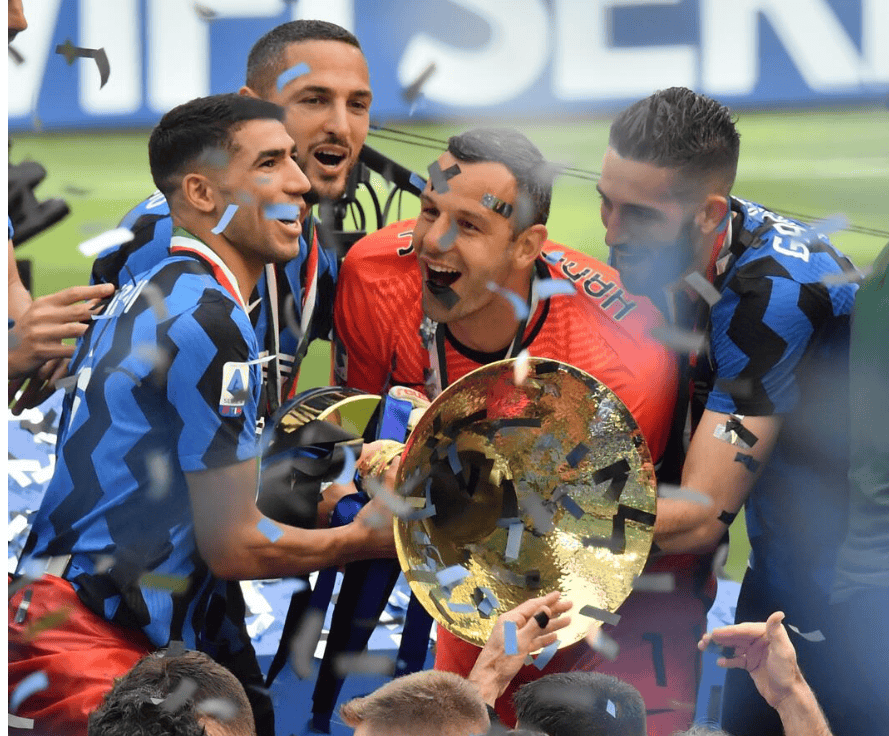 开元体育官方网站-包含阿贾克斯赛前回应争议，志在欧篮联名次提升，球迷炸锅，资深球员宣示担当的词条