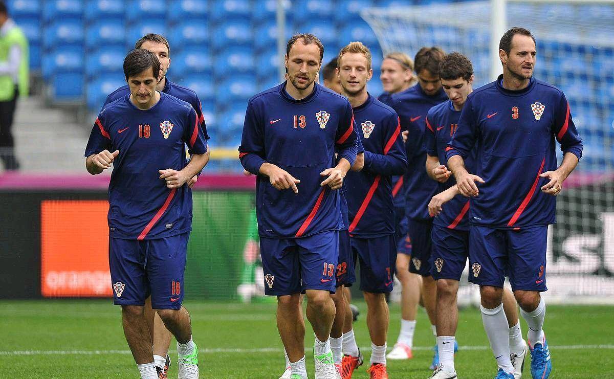 包含刚刚！毕尔巴鄂竞技赛后豪取连胜赛前费耶诺德备战欧联，风云突变阿贾克斯窗口期主帅复盘的词条